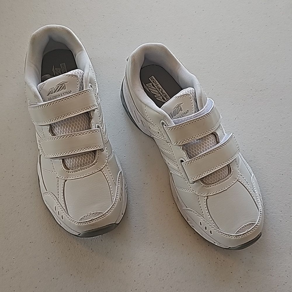 NEW Avia White Velcor Tennis Shoes, Size 9.5